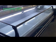 L'épicerie fraîche de boeuf de la température simple montre le congélateur pour la boucherie