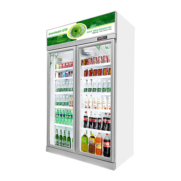 Supermarché avec réfrigérateur-présentoir pour boissons et congélateur à double porte vitrée