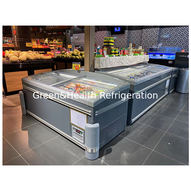 Les supermarchés utilisent des meubles frigorifiques îlots pour le stockage des aliments surgelés à basse température.