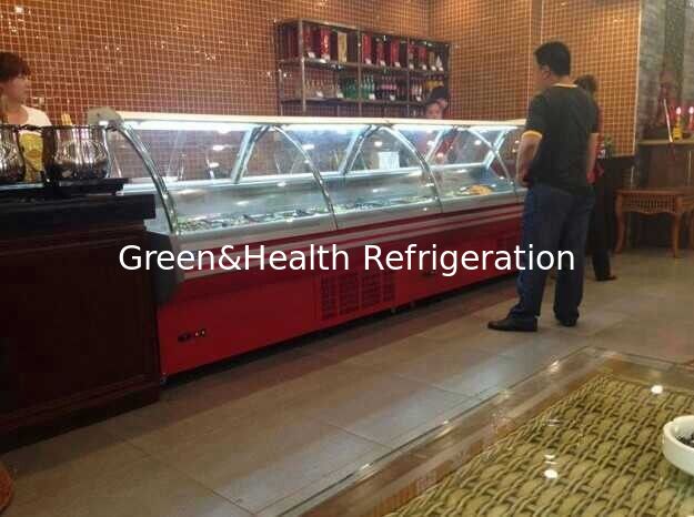 Réfrigérateur commercial à vitrine de charcuterie avec compresseur Danfoss de refroidissement par ventilateur et conception en verre incurvé