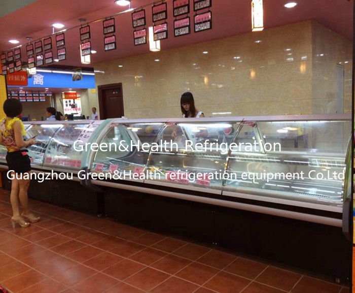 Réfrigérateur commercial à vitrine de charcuterie avec compresseur Danfoss de refroidissement par ventilateur et conception en verre incurvé